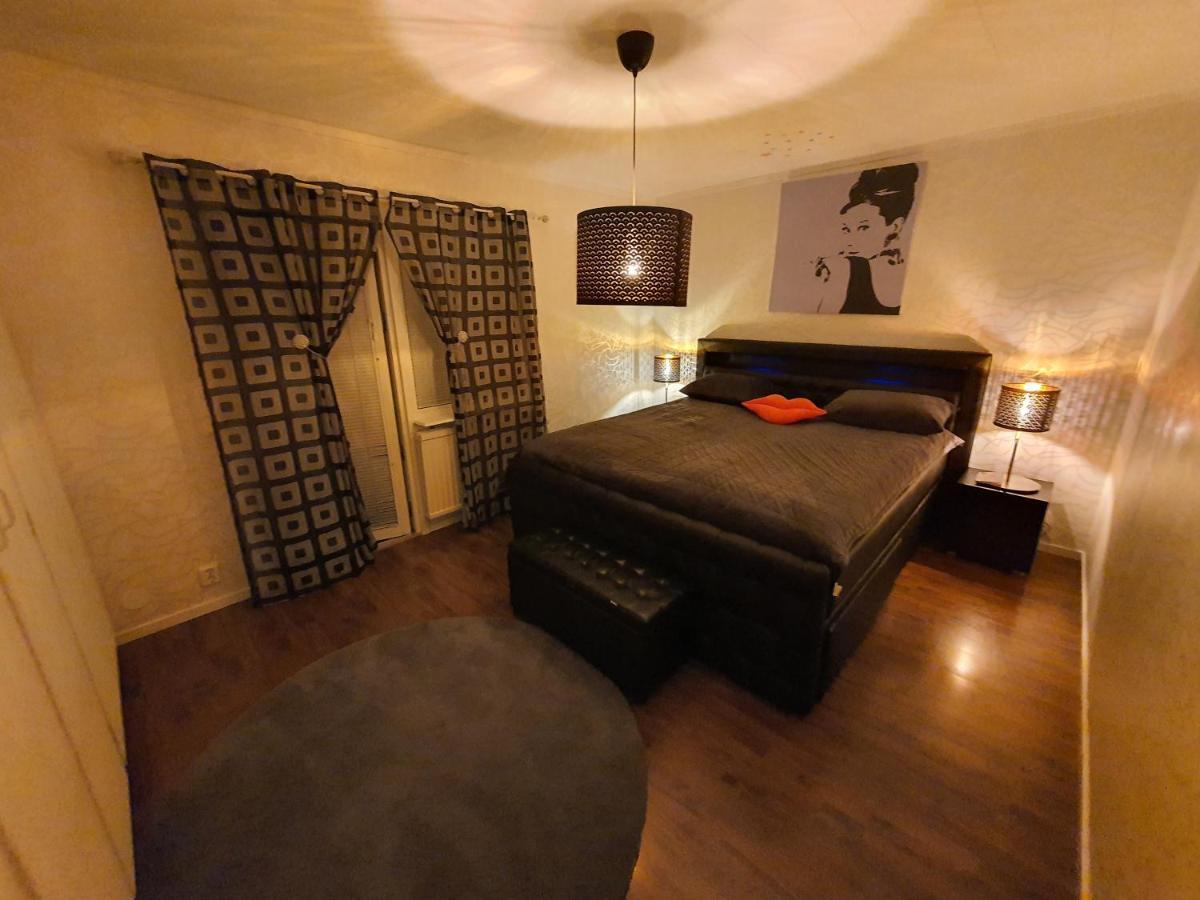 "Klippstigen" Villa For 10 Persons With Massage Chair, Sauna And Billiard Table Hultsfred Εξωτερικό φωτογραφία